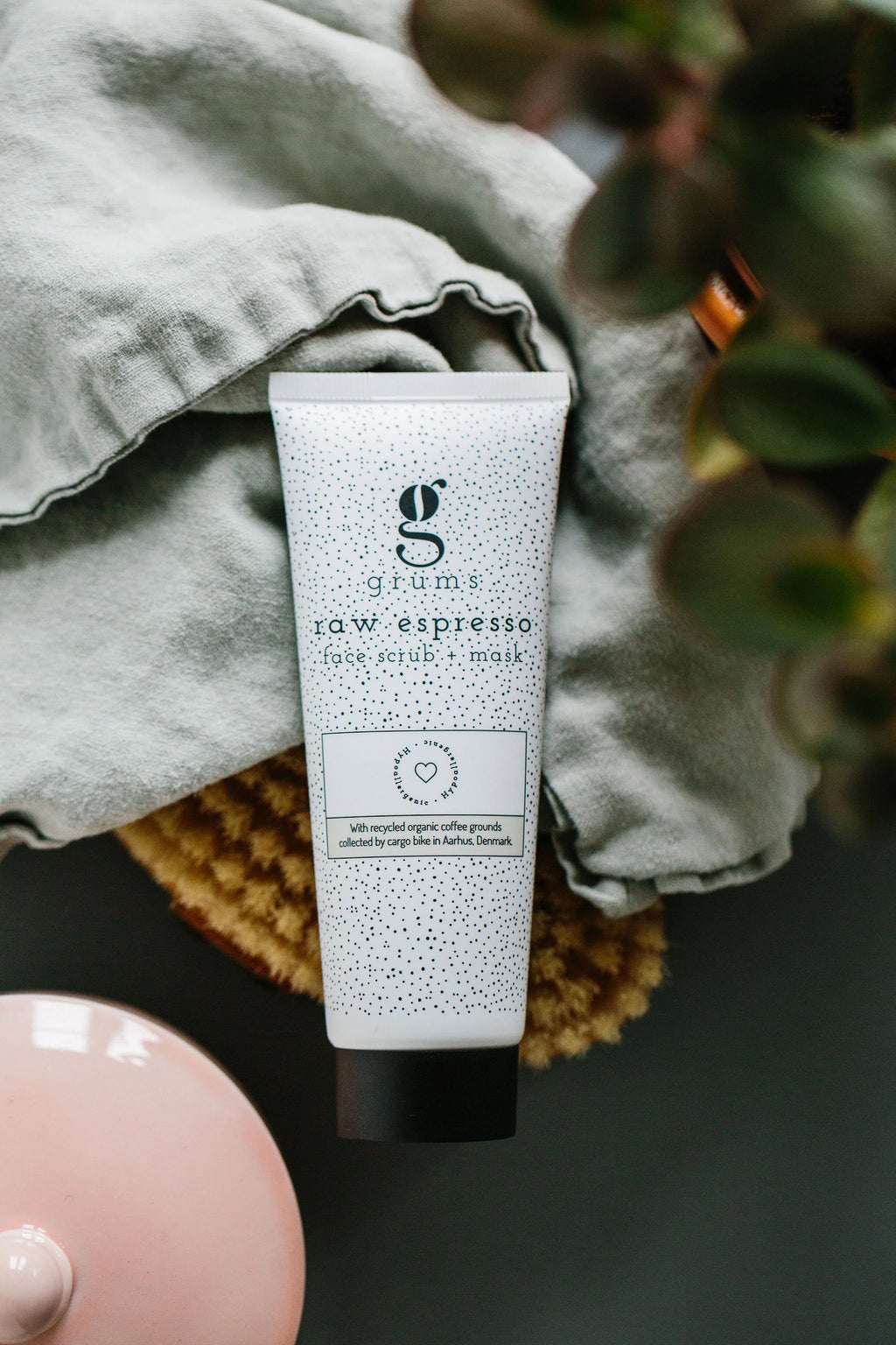 GRUMS 2-in-1 Coffee Face Scrub + Mask - Coffee Exfoliator