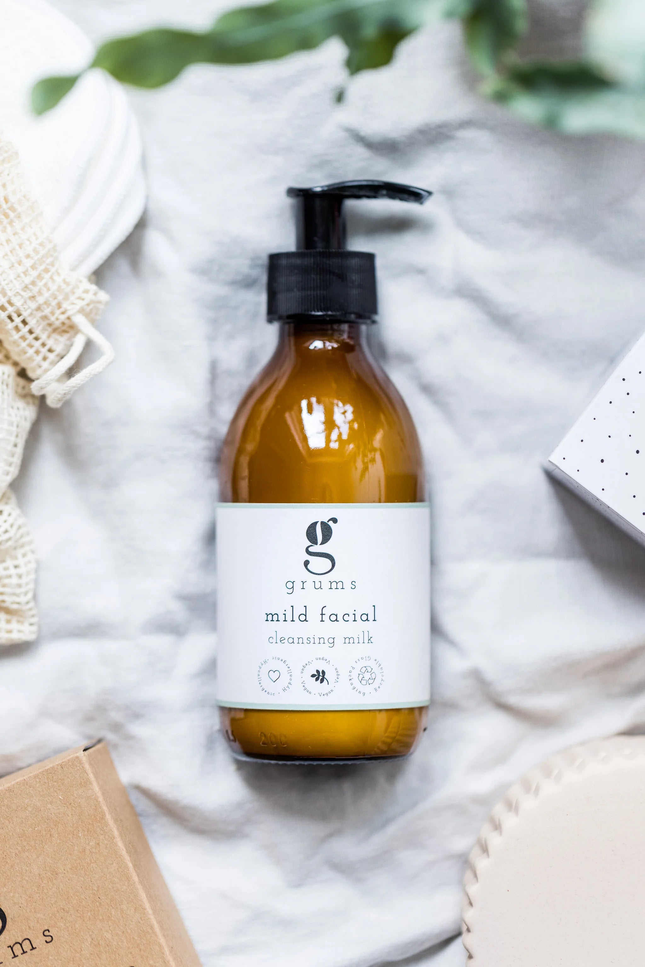 GRUMS Gentle Facial Cleansing Milk (200 ml) - Gentle and pH neutral